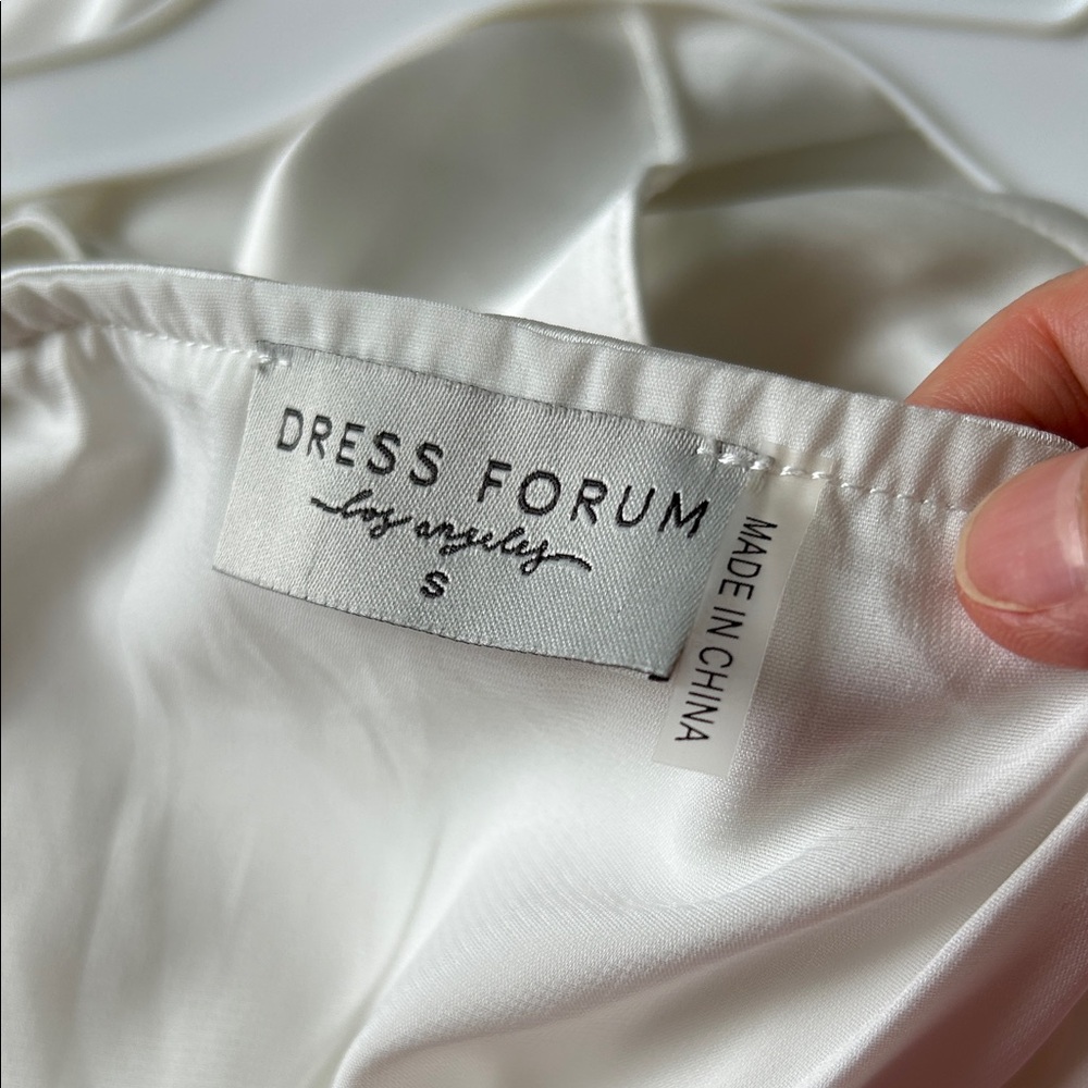 DRESS FORUM kelsey asymmetrical ruffle hem maxi dress in white 4 - Picture 10 of 12